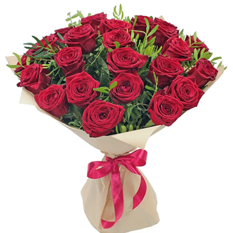 Букет из 25 красных роз с зеленью в бумаге Крафт, доставка Сретенск